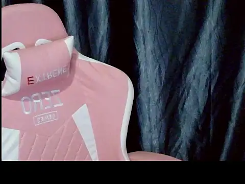 Snapshot of Cum-withyou chatting on March 2026 05:18:02 PM Cum-withyou online show from March 2026 05:18:02 PM