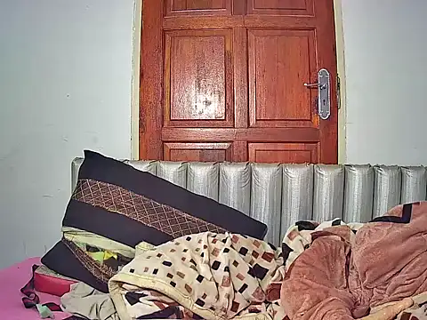 Snapshot of JoycyQueen chatting on March 2026 02:27:02 AM JoycyQueen online show from March 2026 02:27:02 AM