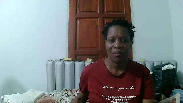 Snapshot of JoycyQueen chatting on April 2026 07:42:01 PM JoycyQueen online show from April 2026 07:42:01 PM