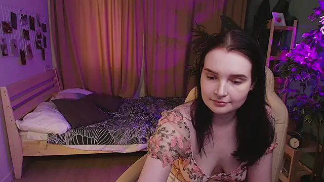 Kristen Bellle online show from April 2026 04:57:01 AM