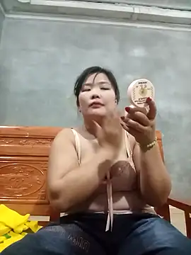 Snapshot of Irene-01 chatting on April 2026 02:41:01 PM Irene-01 online show from April 2026 02:41:01 PM