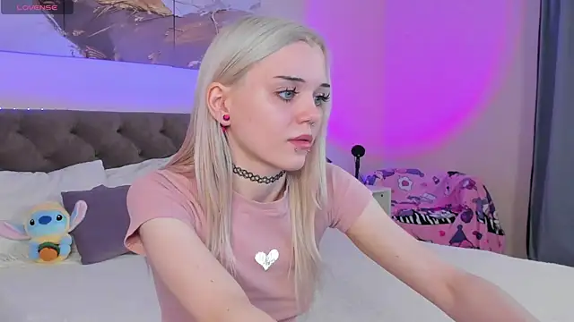 Snapshot of Mimi_angels chatting on April 2026 01:07:01 AM Mimi angels online show from April 2026 01:07:01 AM