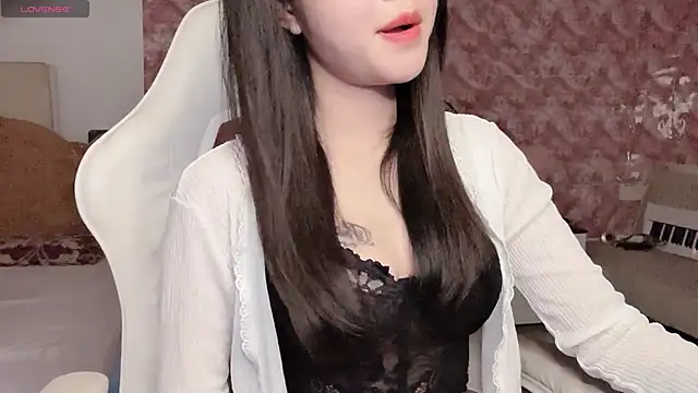 Snapshot of Ngan-Baby chatting on April 2026 01:39:01 PM Ngan-Baby online show from April 2026 01:39:01 PM