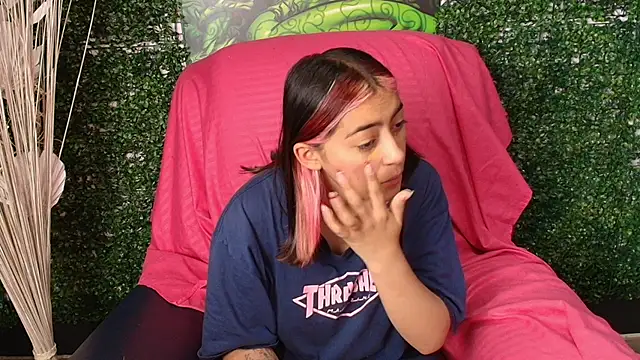 Snapshot of PinkyyPieee_ chatting on March 2026 12:38:01 PM PinkyyPieee online show from March 2026 12:38:01 PM