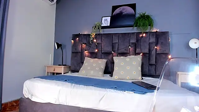 Snapshot of Meganlove__ chatting on April 2026 02:45:01 AM Meganlove online show from April 2026 02:45:01 AM