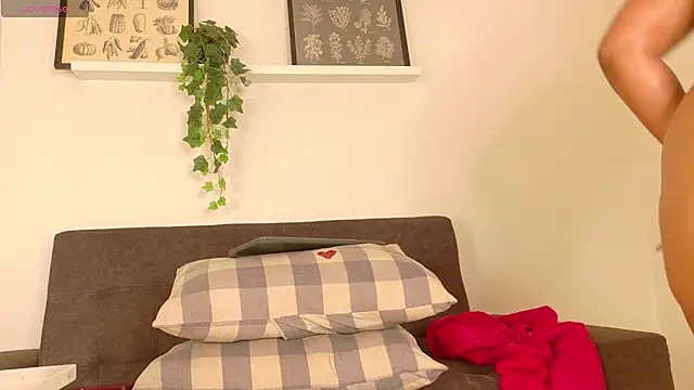 Snapshot of Meganlove__ chatting on April 2026 06:19:01 AM Meganlove online show from April 2026 06:19:01 AM