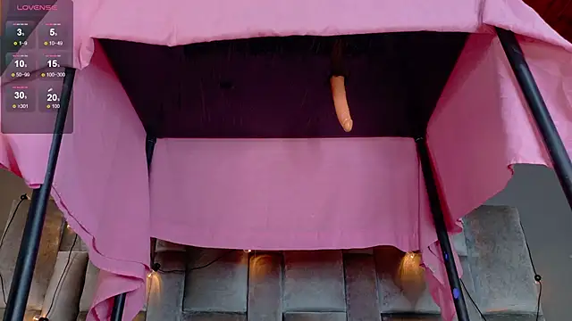 Snapshot of Meganlove__ chatting on April 2026 02:58:01 AM Meganlove online show from April 2026 02:58:01 AM