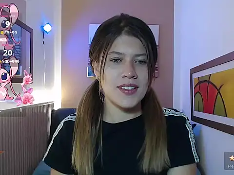 Snapshot of Moonna_linnda chatting on April 2026 01:44:01 PM Moonna linnda online show from April 2026 01:44:01 PM