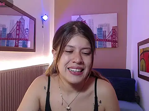 Snapshot of Moonna_linnda chatting on April 2026 04:20:01 PM Moonna linnda online show from April 2026 04:20:01 PM