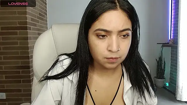 Snapshot of sweet-little chatting on March 2026 05:41:02 PM sweet-little online show from March 2026 05:41:02 PM