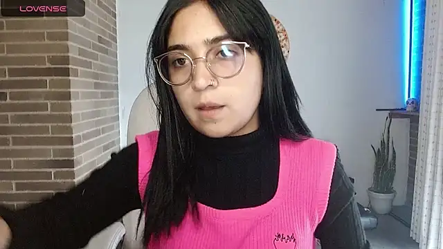 Snapshot of sweet-little chatting on March 2026 08:34:02 PM sweet-little online show from March 2026 08:34:02 PM