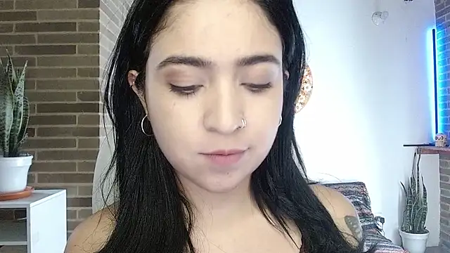 Snapshot of sweet-little chatting on March 2026 04:33:01 PM sweet-little online show from March 2026 04:33:01 PM