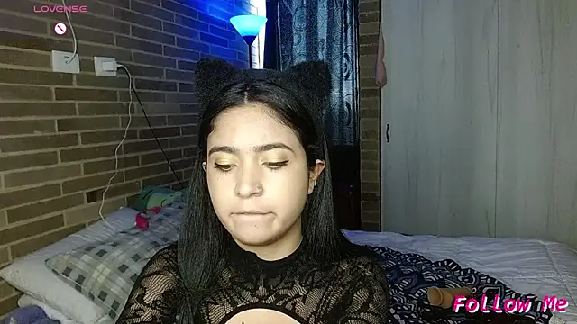 Snapshot of sweet-little chatting on March 2026 09:27:02 PM sweet-little online show from March 2026 09:27:02 PM