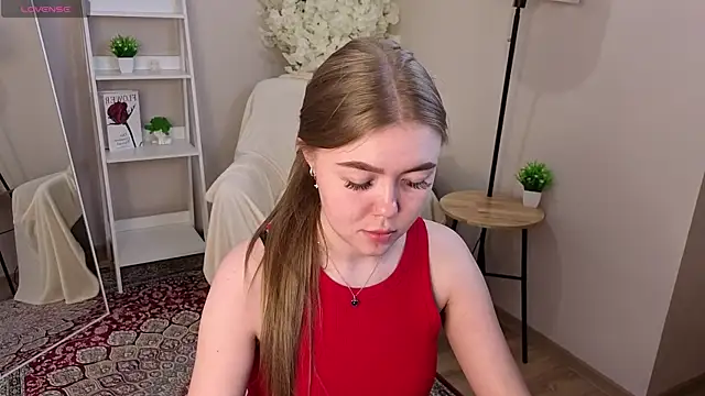 Snapshot of BlondeLina chatting on May 2026 04:52:02 AM BlondeLina online show from May 2026 04:52:02 AM