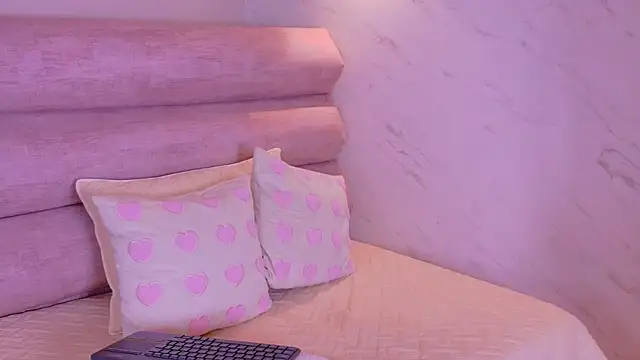 Snapshot of EmmaCollins01 chatting on March 2026 12:55:01 PM EmmaCollins01 online show from March 2026 12:55:01 PM