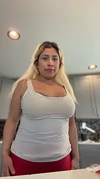 Snapshot of mxmxee chatting on April 2026 09:27:01 PM mxmxee online show from April 2026 09:27:01 PM