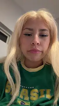 Snapshot of mxmxee chatting on April 2026 03:19:01 AM mxmxee online show from April 2026 03:19:01 AM