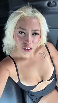 Snapshot of mxmxee chatting on April 2026 03:25:01 PM mxmxee online show from April 2026 03:25:01 PM