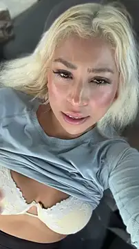 Snapshot of mxmxee chatting on April 2026 06:38:01 PM mxmxee online show from April 2026 06:38:01 PM