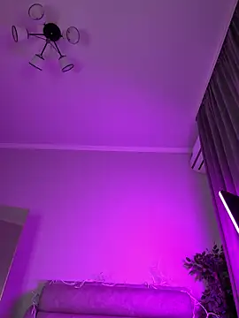 Snapshot of RedheadQueen_ chatting on April 2026 01:23:02 PM RedheadQueen online show from April 2026 01:23:02 PM