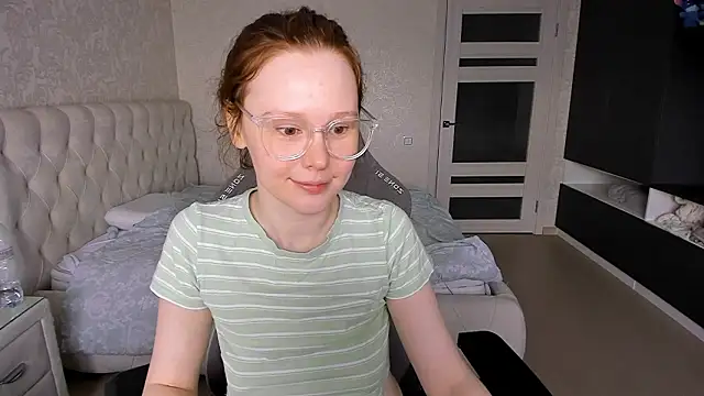 Snapshot of NikiCozy chatting on March 2026 11:32:01 AM NikiCozy online show from March 2026 11:32:01 AM
