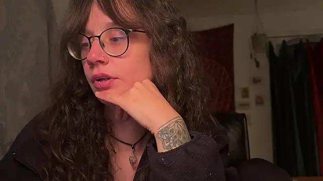 Snapshot of nyxo_ chatting on April 2026 09:28:02 PM nyxo online show from April 2026 09:28:02 PM