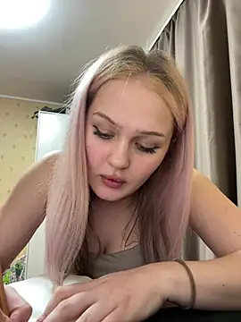 Snapshot of keeeessyyy chatting on April 2026 11:13:02 PM keeeessyyy online show from April 2026 11:13:02 PM