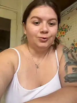 Snapshot of Nenssy555 chatting on April 2026 01:38:02 PM Nenssy555 online show from April 2026 01:38:02 PM