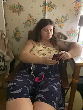Snapshot of Nenssy555 chatting on July 2026 07:27:02 PM Nenssy555 online show from July 2026 07:27:02 PM