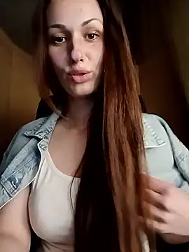 LunaCrystall online show from April 2026 06:28:01 PM