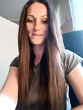 LunaCrystall online show from April 2026 04:12:01 PM