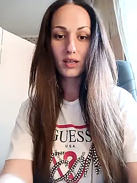 LunaCrystall online show from April 2026 03:41:02 PM