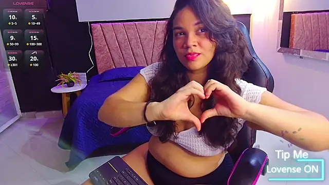 Snapshot of scarlettt__joness chatting on April 2026 02:50:02 AM scarlettt joness online show from April 2026 02:50:02 AM