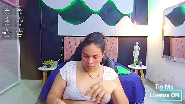 Snapshot of scarlettt__joness chatting on April 2026 02:16:02 AM scarlettt joness online show from April 2026 02:16:02 AM