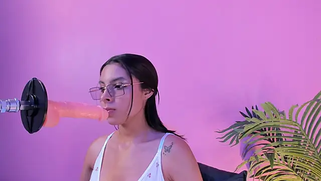 Snapshot of Lia_owenss chatting on April 2026 06:57:01 PM Lia owenss online show from April 2026 06:57:01 PM