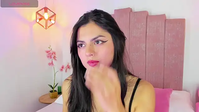 Snapshot of Zoee_Kravitz chatting on March 2026 10:03:02 PM Zoee Kravitz online show from March 2026 10:03:02 PM