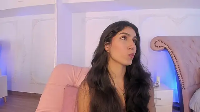 Snapshot of LucianaBlanco_ chatting on June 2026 08:35:02 PM LucianaBlanco online show from June 2026 08:35:02 PM