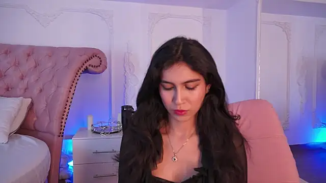 Snapshot of LucianaBlanco_ chatting on June 2026 08:54:01 PM LucianaBlanco online show from June 2026 08:54:01 PM