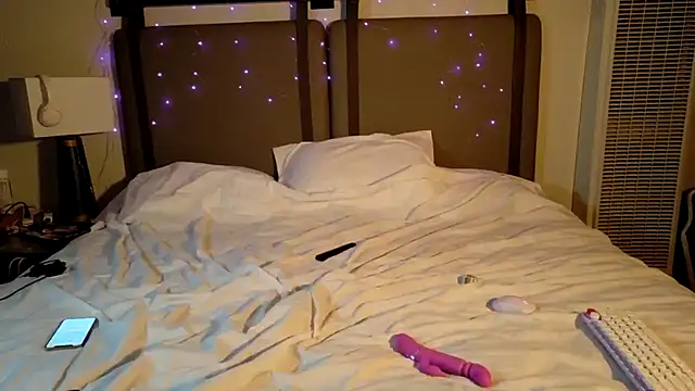 Snapshot of laycieizlaceddd chatting on April 2026 01:36:01 AM laycieizlaceddd online show from April 2026 01:36:01 AM