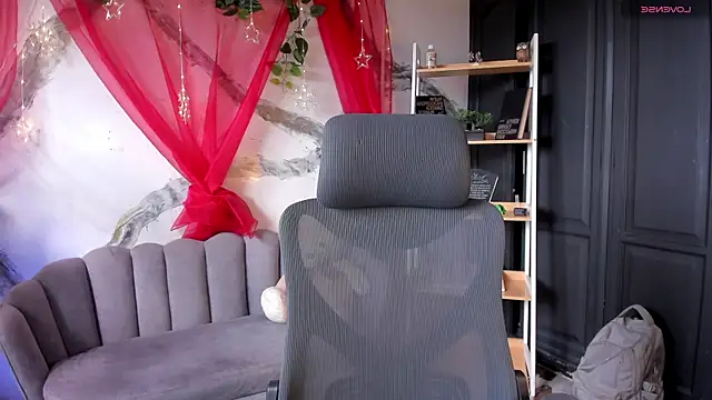 Snapshot of AphroditeSweett chatting on April 2026 08:58:02 PM AphroditeSweett online show from April 2026 08:58:02 PM