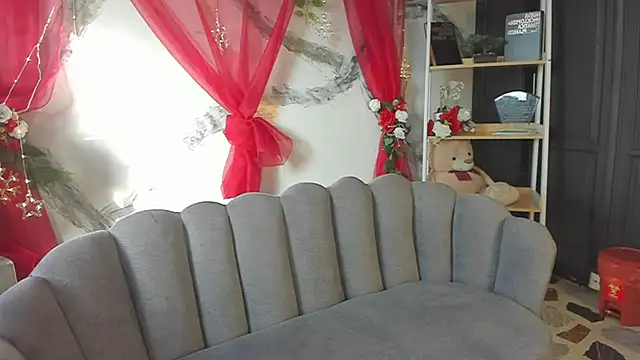 Snapshot of AphroditeSweett chatting on April 2026 09:39:33 PM AphroditeSweett online show from April 2026 09:39:33 PM