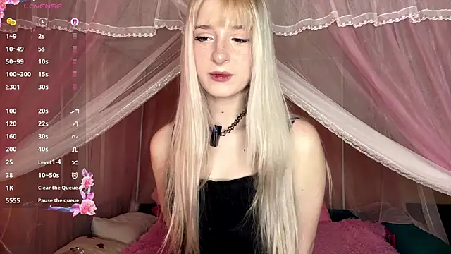 OnlyEva1 online show from April 2026 07:35:01 AM