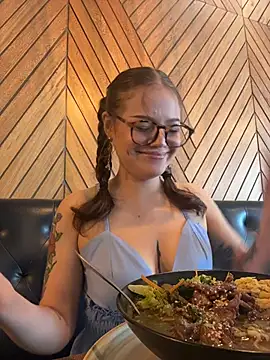 Tallulah Kinky online show from April 2026 07:58:02 PM