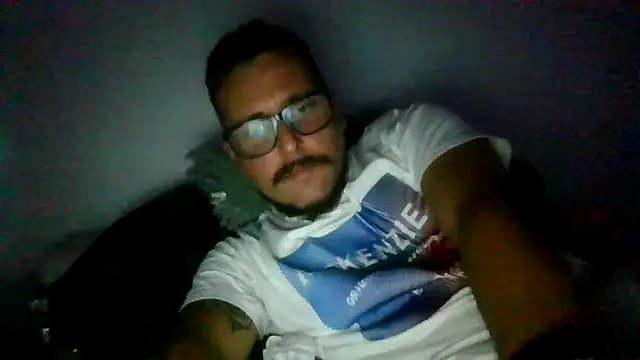 Snapshot of yanick931 chatting on April 2026 02:53:02 AM yanick931 online show from April 2026 02:53:02 AM