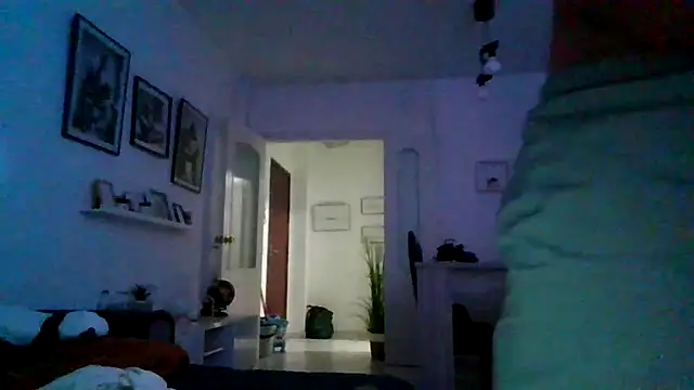 Snapshot of yanick931 chatting on April 2026 03:04:02 AM yanick931 online show from April 2026 03:04:02 AM