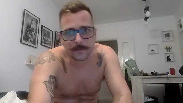 Snapshot of yanick931 chatting on April 2026 10:57:02 PM yanick931 online show from April 2026 10:57:02 PM