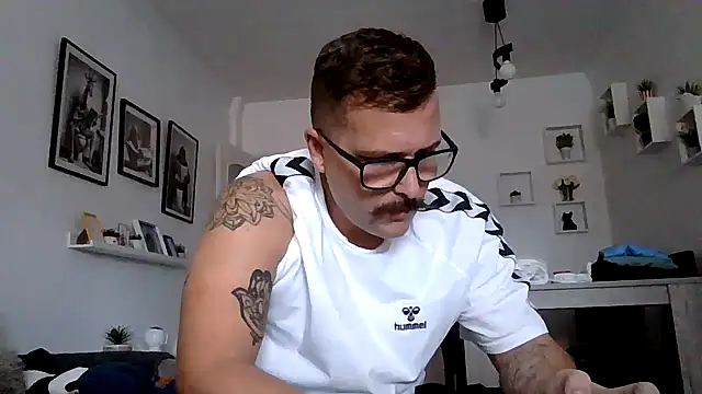 Snapshot of yanick931 chatting on April 2026 10:47:02 AM yanick931 online show from April 2026 10:47:02 AM