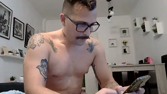 Snapshot of yanick931 chatting on May 2026 10:48:01 PM yanick931 online show from May 2026 10:48:01 PM