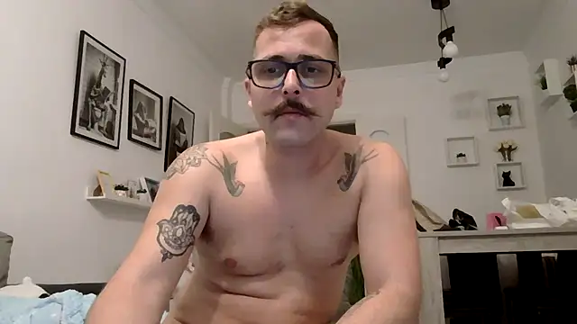 Snapshot of yanick931 chatting on May 2026 11:45:02 PM yanick931 online show from May 2026 11:45:02 PM