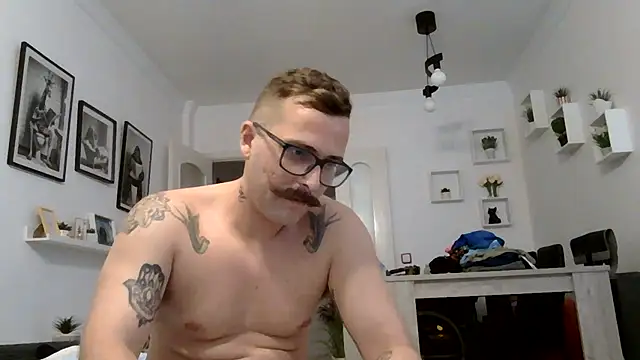 Snapshot of yanick931 chatting on July 2026 09:35:02 PM yanick931 online show from July 2026 09:35:02 PM